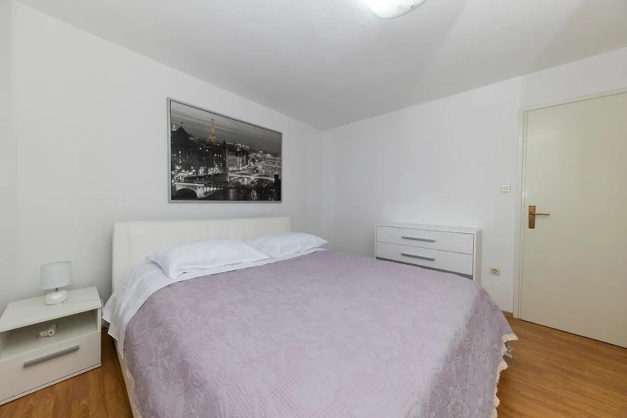 Happy Home Apartment Zadar 0*,