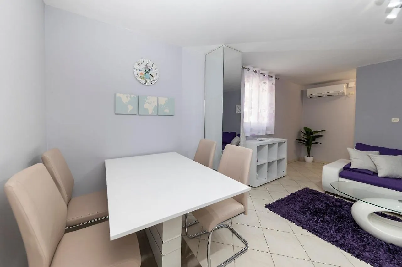 Happy Home Apartment Zára