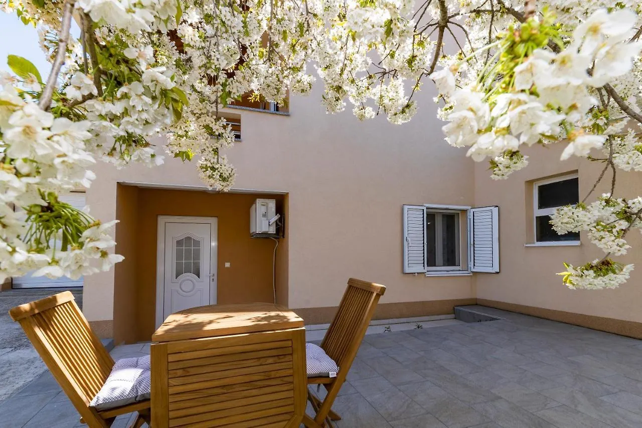 Happy Home Apartment Zadar Croatia