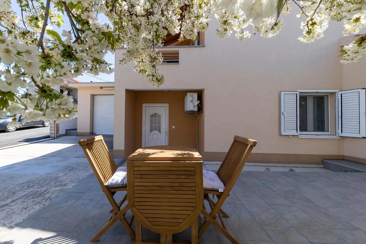 Happy Home Apartment Zadar